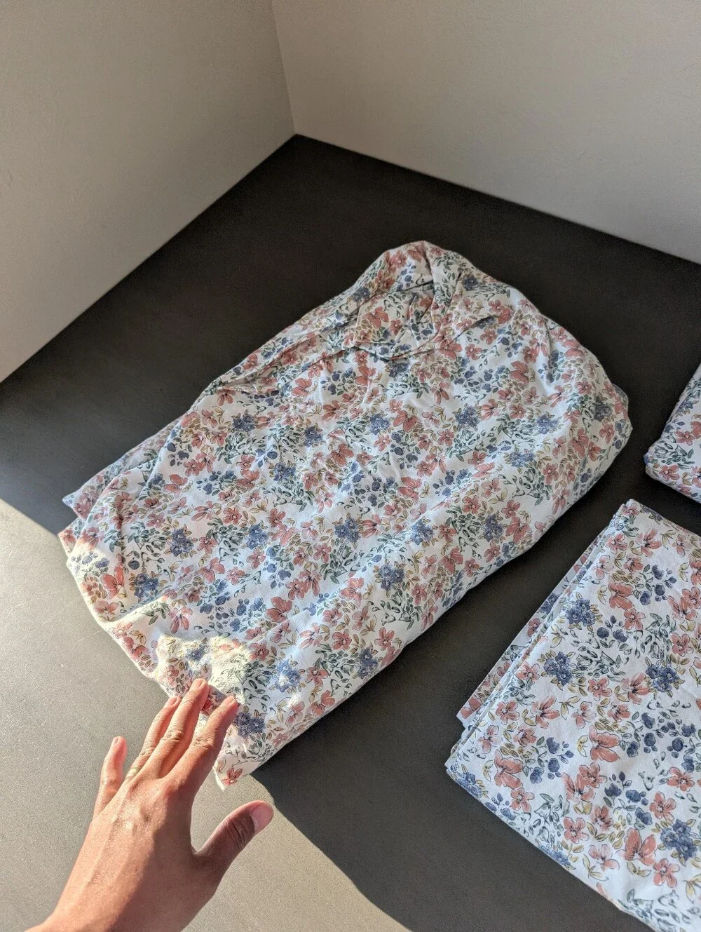 Threshold Ditsy Floral Full Cotton 2 Flat Sheets & 1 Fitted Blue White Pink